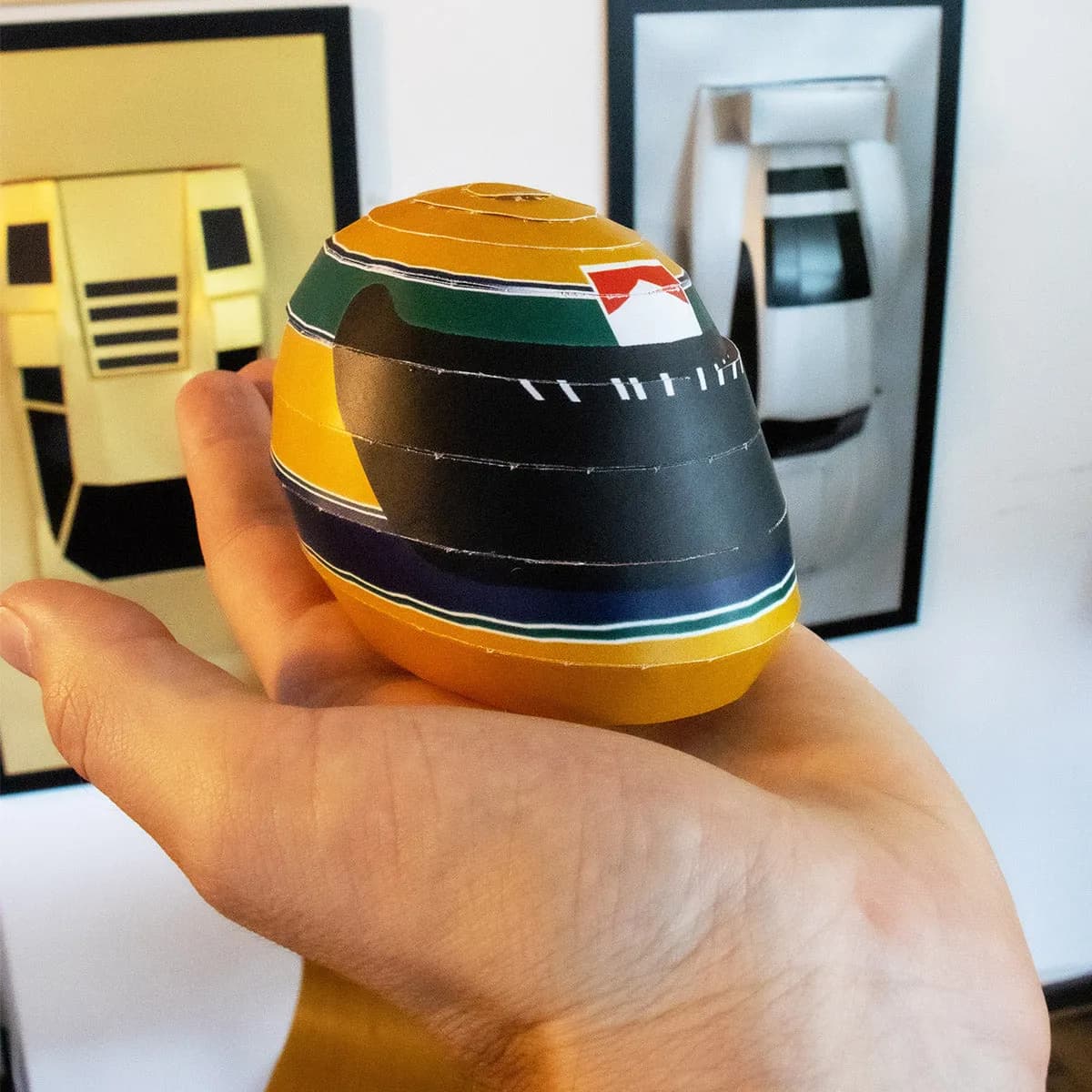 The Senna Helmet 1:4